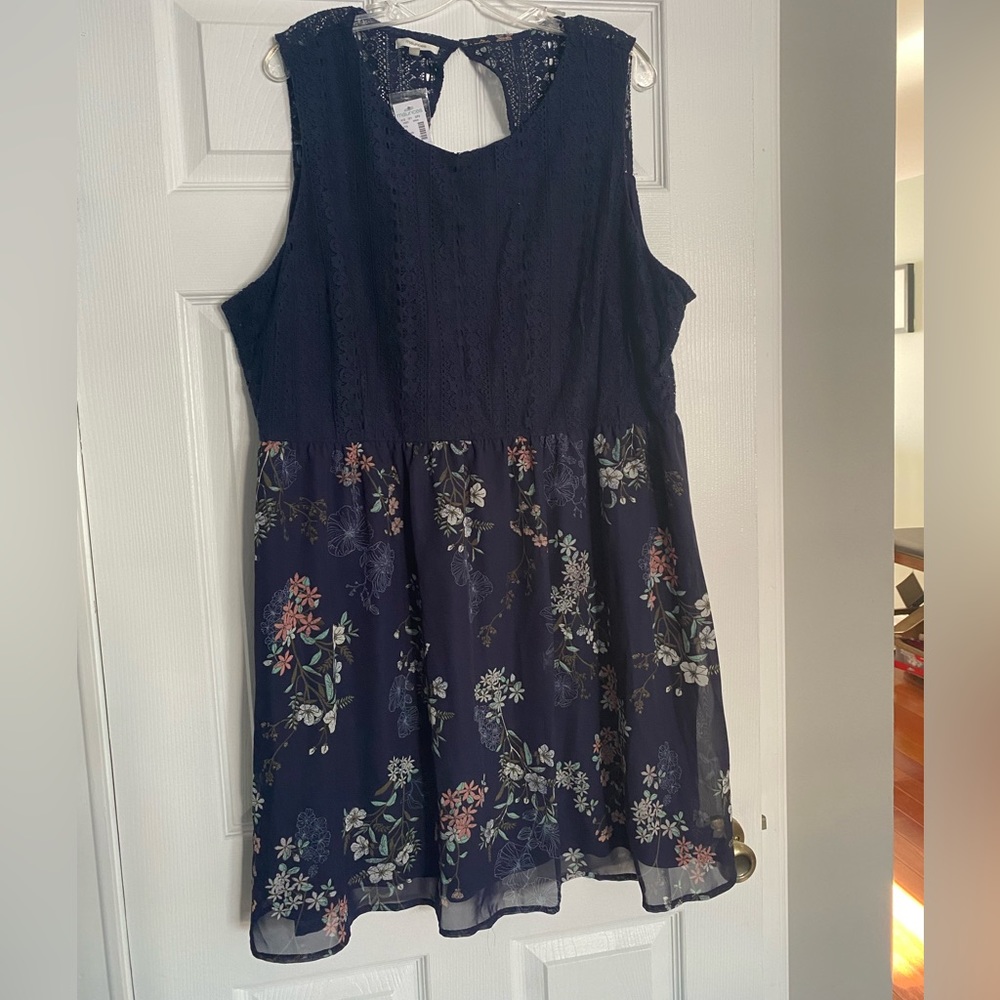 Women’s plus size floral dress